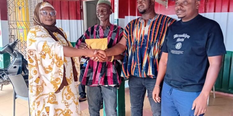 2024 ELECTIONS: Alhaji Hudu Mogtari donates 20,000 Ghana Cedis to Wa Central Women wing of NDC