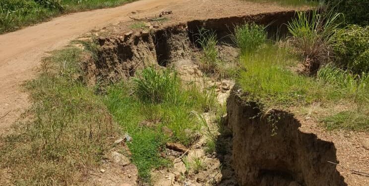 Kpare Residents Threaten To Boycott Political Campaigns Over Deplorable Roads
