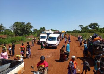 Kambaa Bridge Submerged After Hours of Downpour: Over 50 Vehicles Stranded