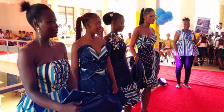 DHLTU Celebrates Creativity at 6th Fashion Show Exhibition